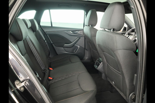 Škoda SCALA 1.0 TSI Ambition 110pk | Panoramadak | Parkeersensoren achter | Full Led koplampen | 16 inch Lichtmetalen velgen