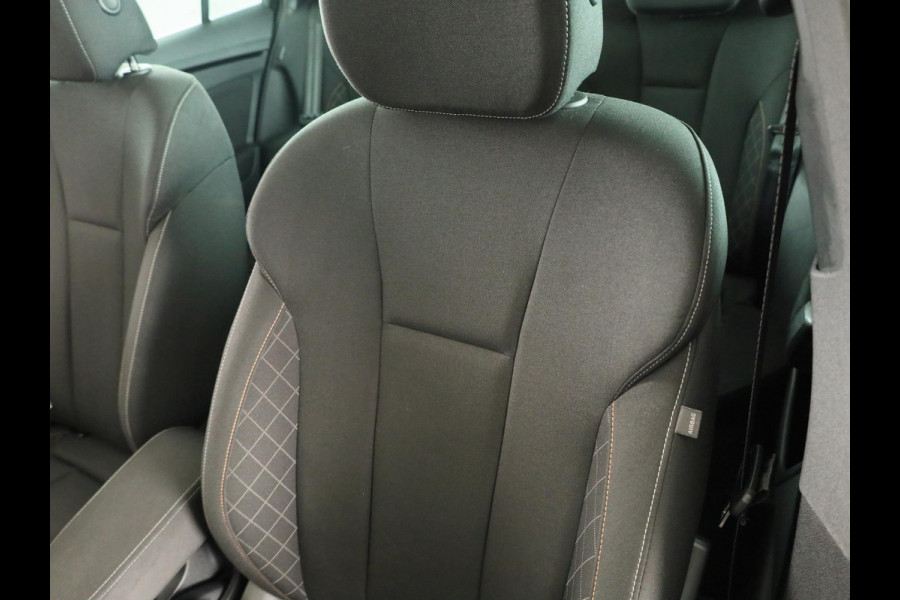 Škoda SCALA 1.0 TSI Ambition 110pk | Panoramadak | Parkeersensoren achter | Full Led koplampen | 16 inch Lichtmetalen velgen