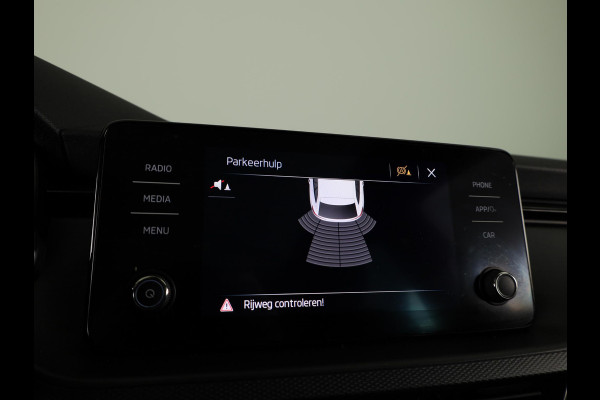 Škoda SCALA 1.0 TSI Ambition 110pk | Panoramadak | Parkeersensoren achter | Full Led koplampen | 16 inch Lichtmetalen velgen