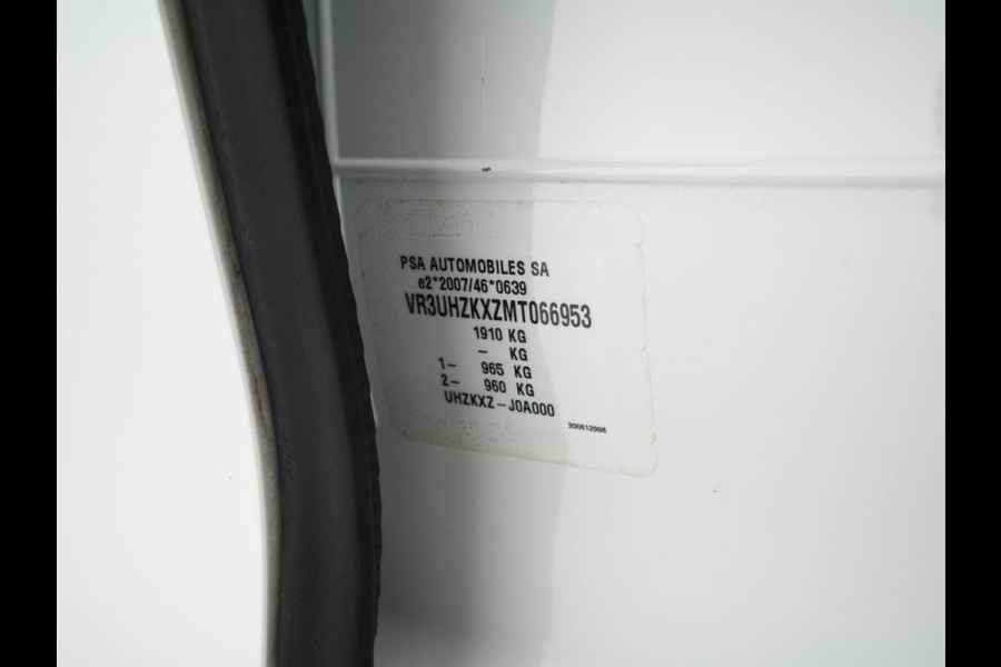 Peugeot e-208 EV GT Pack 50 kWh (3-Fase-11kW) {SOH-86%} (INCL-BTW) *HEATPUMP | PANO | FULL-LED | DIGI-COCKPIT | BLINDSPOT | CAMERA | LEATHER-ALCANTARA | AMBIENTLIGHT | NAVI-FULLMAP | LANE-ASSIST | KEYLESS | DAB | CCS-FASTLOADER | HEATED-SPORTSEATS