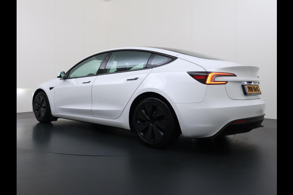 Tesla Model 3 Premium Long Range AWD 78 kWh VAN €42.900,- NU VOOR SLECHTS €39.440,- Uw LENTEVOORDEEL €3.460,- |ORGINELE AFN. TREKHAAK TESLA| AUTOPILOT| STOELVENTILATIE + VERWARMING| VOLLEDIGE TESLA GARANTIE T/M 01/2028 OF 80.000KM| DE HOOGVOLTACCU EN AANDRIJFLIJN TOT 2032 of 192.000KM |
