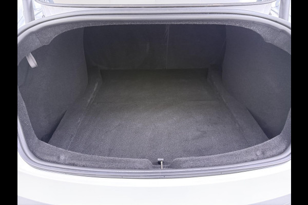 Tesla Model 3 Premium Long Range AWD 78 kWh VAN €42.900,- NU VOOR SLECHTS €39.440,- Uw LENTEVOORDEEL €3.460,- |ORGINELE AFN. TREKHAAK TESLA| AUTOPILOT| STOELVENTILATIE + VERWARMING| VOLLEDIGE TESLA GARANTIE T/M 01/2028 OF 80.000KM| DE HOOGVOLTACCU EN AANDRIJFLIJN TOT 2032 of 192.000KM |