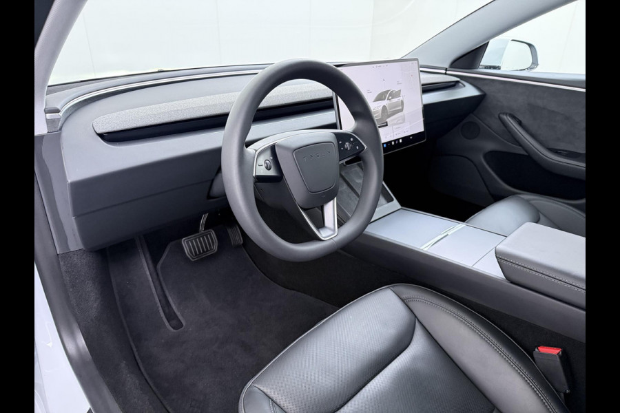 Tesla Model 3 Premium Long Range AWD 78 kWh VAN €42.900,- NU VOOR SLECHTS €39.440,- Uw LENTEVOORDEEL €3.460,- |ORGINELE AFN. TREKHAAK TESLA| AUTOPILOT| STOELVENTILATIE + VERWARMING| VOLLEDIGE TESLA GARANTIE T/M 01/2028 OF 80.000KM| DE HOOGVOLTACCU EN AANDRIJFLIJN TOT 2032 of 192.000KM |
