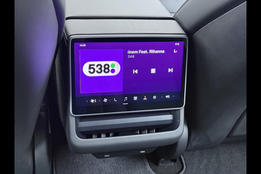 Tesla Model 3 Premium Long Range AWD 78 kWh VAN €42.900,- NU VOOR SLECHTS €39.440,- Uw LENTEVOORDEEL €3.460,- |ORGINELE AFN. TREKHAAK TESLA| AUTOPILOT| STOELVENTILATIE + VERWARMING| VOLLEDIGE TESLA GARANTIE T/M 01/2028 OF 80.000KM| DE HOOGVOLTACCU EN AANDRIJFLIJN TOT 2032 of 192.000KM |