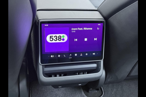 Tesla Model 3 Premium Long Range AWD 78 kWh VAN €42.900,- NU VOOR SLECHTS €39.440,- Uw LENTEVOORDEEL €3.460,- |ORGINELE AFN. TREKHAAK TESLA| AUTOPILOT| STOELVENTILATIE + VERWARMING| VOLLEDIGE TESLA GARANTIE T/M 01/2028 OF 80.000KM| DE HOOGVOLTACCU EN AANDRIJFLIJN TOT 2032 of 192.000KM |