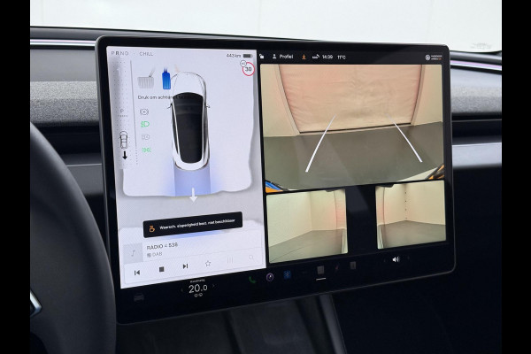 Tesla Model 3 Premium Long Range AWD 78 kWh VAN €42.900,- NU VOOR SLECHTS €39.440,- Uw LENTEVOORDEEL €3.460,- |ORGINELE AFN. TREKHAAK TESLA| AUTOPILOT| STOELVENTILATIE + VERWARMING| VOLLEDIGE TESLA GARANTIE T/M 01/2028 OF 80.000KM| DE HOOGVOLTACCU EN AANDRIJFLIJN TOT 2032 of 192.000KM |