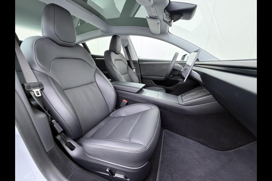 Tesla Model 3 Premium Long Range AWD 78 kWh VAN €42.900,- NU VOOR SLECHTS €39.440,- Uw LENTEVOORDEEL €3.460,- |ORGINELE AFN. TREKHAAK TESLA| AUTOPILOT| STOELVENTILATIE + VERWARMING| VOLLEDIGE TESLA GARANTIE T/M 01/2028 OF 80.000KM| DE HOOGVOLTACCU EN AANDRIJFLIJN TOT 2032 of 192.000KM |