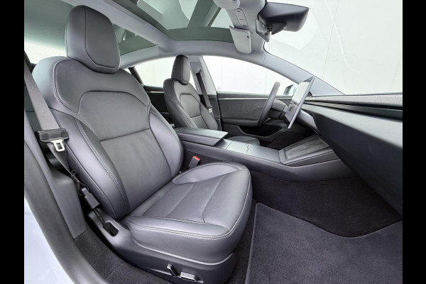 Tesla Model 3 Premium Long Range AWD 78 kWh VAN €42.900,- NU VOOR SLECHTS €39.440,- Uw LENTEVOORDEEL €3.460,- |ORGINELE AFN. TREKHAAK TESLA| AUTOPILOT| STOELVENTILATIE + VERWARMING| VOLLEDIGE TESLA GARANTIE T/M 01/2028 OF 80.000KM| DE HOOGVOLTACCU EN AANDRIJFLIJN TOT 2032 of 192.000KM |