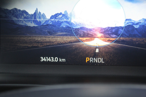 Ford Kuga 2.5 PHEV ST-Line X , 1500kg Trekgewicht Hybride rijden voor een reële prijs ! Adaptive Cruise Control, Stoel-, stuur- en voorraamverwarming, Climate Control, Metallic lak, Camera v+a, Elektr. achterklep, Side- en lane assist etc.