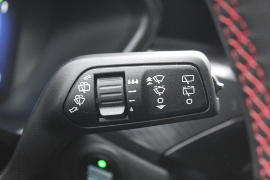 Ford Kuga 2.5 PHEV ST-Line X , 1500kg Trekgewicht Hybride rijden voor een reële prijs ! Adaptive Cruise Control, Stoel-, stuur- en voorraamverwarming, Climate Control, Metallic lak, Camera v+a, Elektr. achterklep, Side- en lane assist etc.