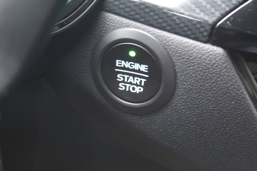 Ford Kuga 2.5 PHEV ST-Line X , 1500kg Trekgewicht Hybride rijden voor een reële prijs ! Adaptive Cruise Control, Stoel-, stuur- en voorraamverwarming, Climate Control, Metallic lak, Camera v+a, Elektr. achterklep, Side- en lane assist etc.