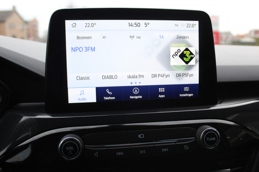 Ford Kuga 2.5 PHEV ST-Line X , 1500kg Trekgewicht Hybride rijden voor een reële prijs ! Adaptive Cruise Control, Stoel-, stuur- en voorraamverwarming, Climate Control, Metallic lak, Camera v+a, Elektr. achterklep, Side- en lane assist etc.