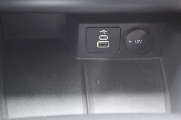 Ford Kuga 2.5 PHEV ST-Line X , 1500kg Trekgewicht Hybride rijden voor een reële prijs ! Adaptive Cruise Control, Stoel-, stuur- en voorraamverwarming, Climate Control, Metallic lak, Camera v+a, Elektr. achterklep, Side- en lane assist etc.