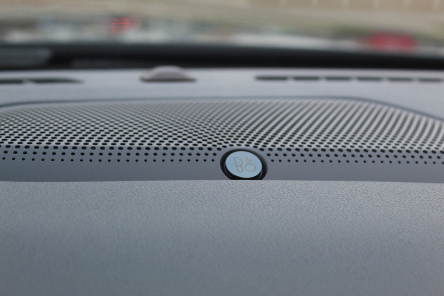 Ford Kuga 2.5 PHEV ST-Line X , 1500kg Trekgewicht Hybride rijden voor een reële prijs ! Adaptive Cruise Control, Stoel-, stuur- en voorraamverwarming, Climate Control, Metallic lak, Camera v+a, Elektr. achterklep, Side- en lane assist etc.