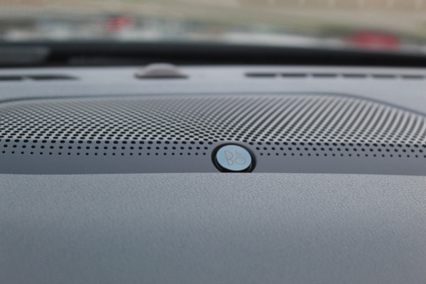 Ford Kuga 2.5 PHEV ST-Line X , 1500kg Trekgewicht Hybride rijden voor een reële prijs ! Adaptive Cruise Control, Stoel-, stuur- en voorraamverwarming, Climate Control, Metallic lak, Camera v+a, Elektr. achterklep, Side- en lane assist etc.