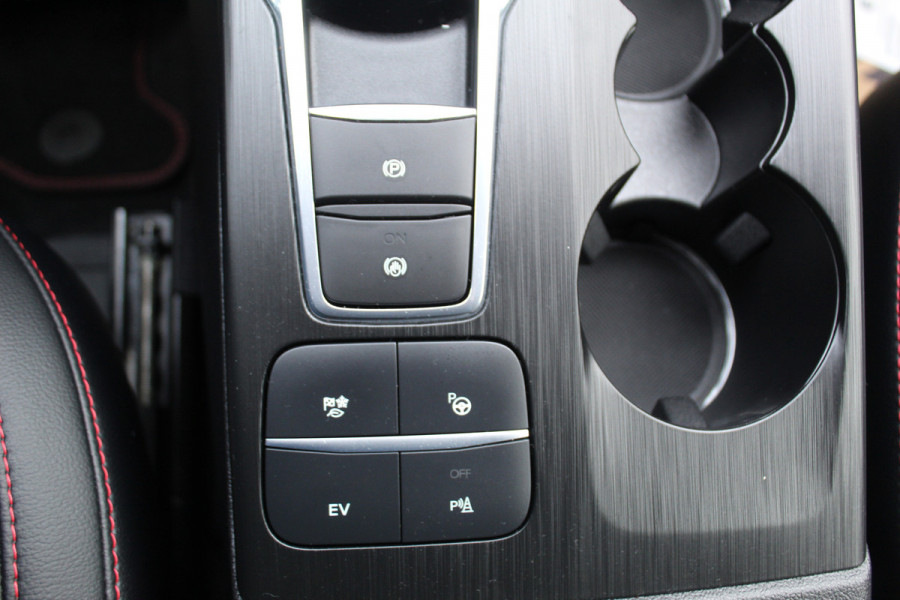 Ford Kuga 2.5 PHEV ST-Line X , 1500kg Trekgewicht Hybride rijden voor een reële prijs ! Adaptive Cruise Control, Stoel-, stuur- en voorraamverwarming, Climate Control, Metallic lak, Camera v+a, Elektr. achterklep, Side- en lane assist etc.