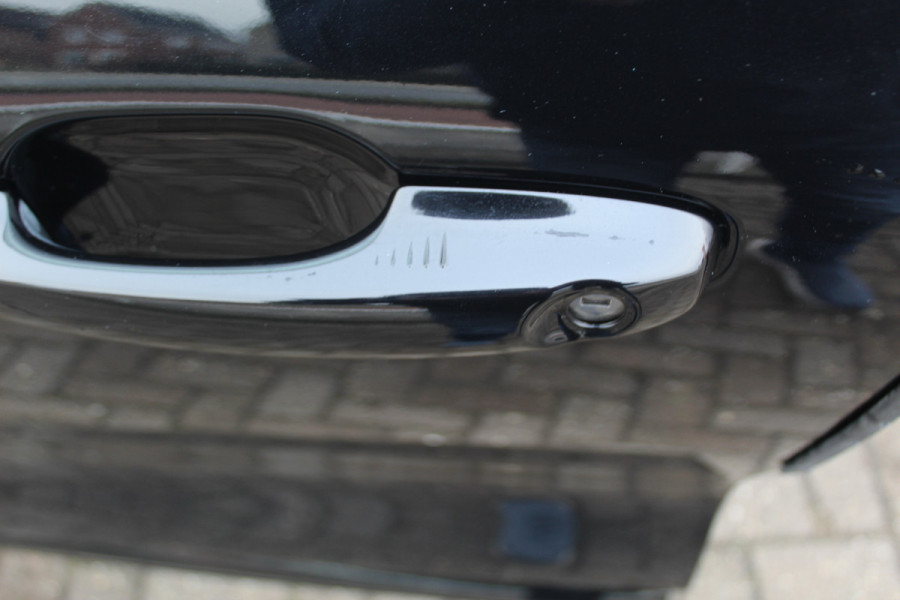 Ford Kuga 2.5 PHEV ST-Line X , 1500kg Trekgewicht Hybride rijden voor een reële prijs ! Adaptive Cruise Control, Stoel-, stuur- en voorraamverwarming, Climate Control, Metallic lak, Camera v+a, Elektr. achterklep, Side- en lane assist etc.