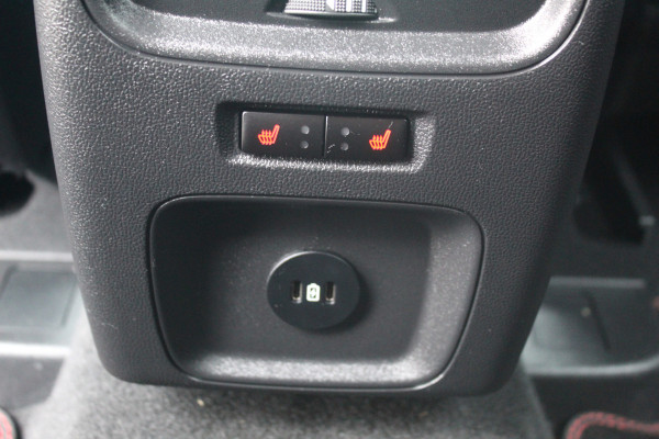 Ford Kuga 2.5 PHEV ST-Line X , 1500kg Trekgewicht Hybride rijden voor een reële prijs ! Adaptive Cruise Control, Stoel-, stuur- en voorraamverwarming, Climate Control, Metallic lak, Camera v+a, Elektr. achterklep, Side- en lane assist etc.