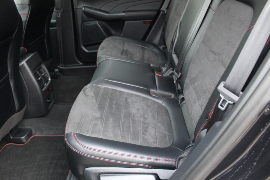 Ford Kuga 2.5 PHEV ST-Line X , 1500kg Trekgewicht Hybride rijden voor een reële prijs ! Adaptive Cruise Control, Stoel-, stuur- en voorraamverwarming, Climate Control, Metallic lak, Camera v+a, Elektr. achterklep, Side- en lane assist etc.