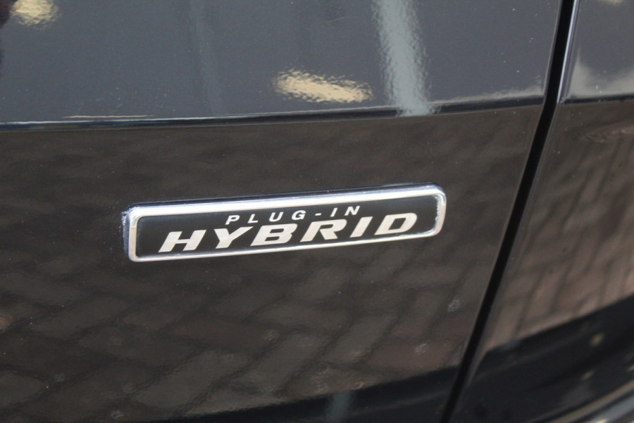 Ford Kuga 2.5 PHEV ST-Line X , 1500kg Trekgewicht Hybride rijden voor een reële prijs ! Adaptive Cruise Control, Stoel-, stuur- en voorraamverwarming, Climate Control, Metallic lak, Camera v+a, Elektr. achterklep, Side- en lane assist etc.
