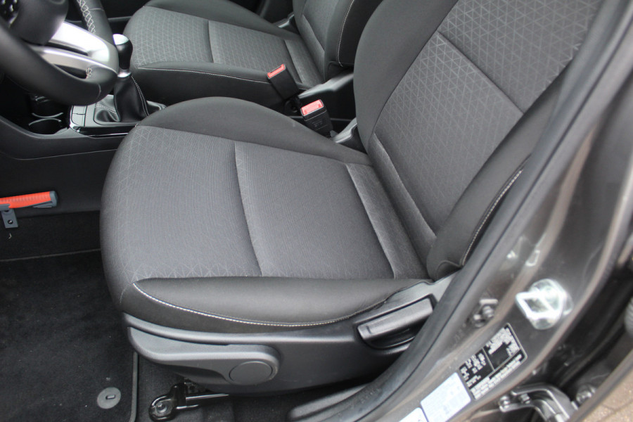 Kia Picanto 1.0-67pk DPi DynamicLine. Kwalitatief erg goed wagen voor jaren zorgeloos rijplezier! Airco, metallic lak, camera, cruise control, elektr. ramen v+a, Android auto/Apple carplay, DAB radio, USB aansl., LM wielen etc