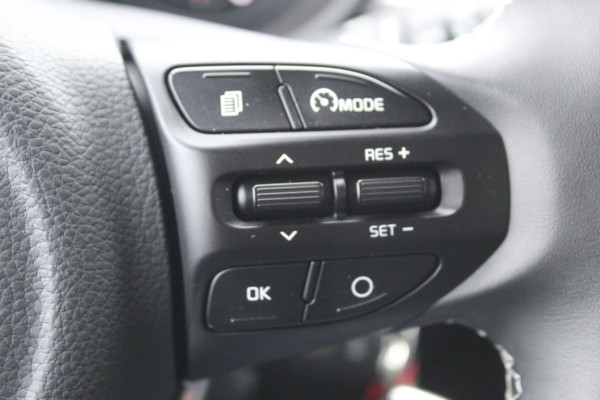 Kia Picanto 1.0-67pk DPi DynamicLine. Kwalitatief erg goed wagen voor jaren zorgeloos rijplezier! Airco, metallic lak, camera, cruise control, elektr. ramen v+a, Android auto/Apple carplay, DAB radio, USB aansl., LM wielen etc