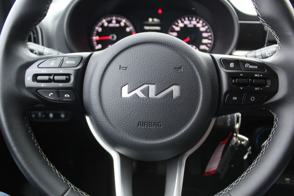 Kia Picanto 1.0-67pk DPi DynamicLine. Kwalitatief erg goed wagen voor jaren zorgeloos rijplezier! Airco, metallic lak, camera, cruise control, elektr. ramen v+a, Android auto/Apple carplay, DAB radio, USB aansl., LM wielen etc