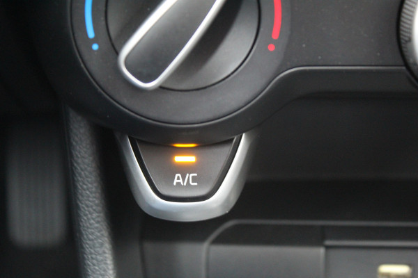 Kia Picanto 1.0-67pk DPi DynamicLine. Kwalitatief erg goed wagen voor jaren zorgeloos rijplezier! Airco, metallic lak, camera, cruise control, elektr. ramen v+a, Android auto/Apple carplay, DAB radio, USB aansl., LM wielen etc