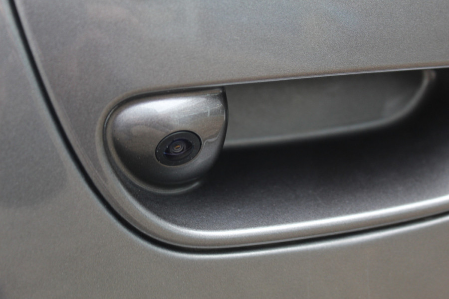 Kia Picanto 1.0-67pk DPi DynamicLine. Kwalitatief erg goed wagen voor jaren zorgeloos rijplezier! Airco, metallic lak, camera, cruise control, elektr. ramen v+a, Android auto/Apple carplay, DAB radio, USB aansl., LM wielen etc