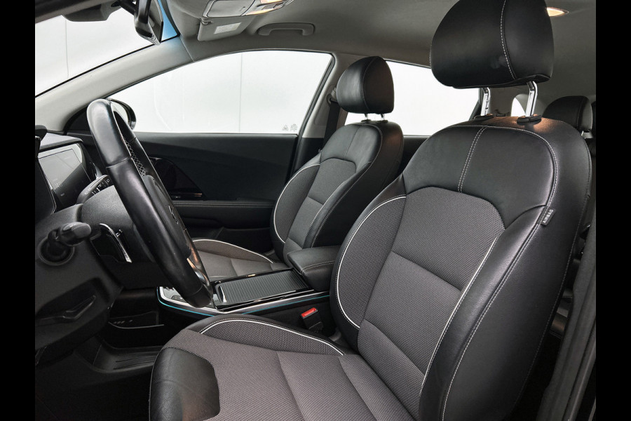 Kia e-Niro DynamicLine 64 kWh (NAVIGATIE, STOEL-/STUURVERWARMING, CARPLAY, 1e EIGENAAR)