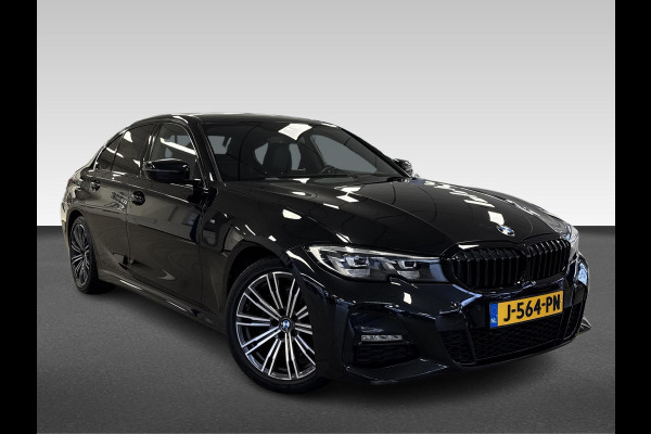 BMW 3 Serie 318i Executive Edition Cruise-control | parkeersensoren | m pakket