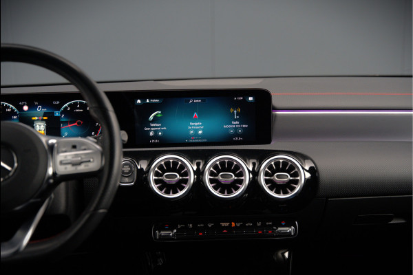 Mercedes-Benz CLA-Klasse Shooting Brake 180 Premium Plus | Stoelverwarming | Parkeersensoren | Navigatie | Cruise Control | Keyless | Ambiance Verlichting | Climate Control