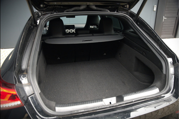 Mercedes-Benz CLA-Klasse Shooting Brake 180 Premium Plus | Stoelverwarming | Parkeersensoren | Navigatie | Cruise Control | Keyless | Ambiance Verlichting | Climate Control