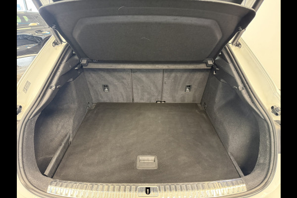Audi Q3 Sportback 35 TFSI Pro Line S ACC PDC VCP Elek. Stoelen Panoramadak Trekhaak