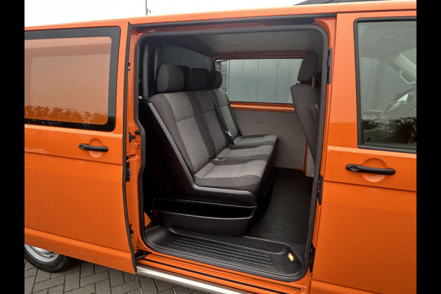 Volkswagen Transporter 2.0 TDI 102 PK TRENDLINE / L2H1 / 1e EIG. / DUBBEL CABINE / TREKHAAK / AIRCO / CRUISE