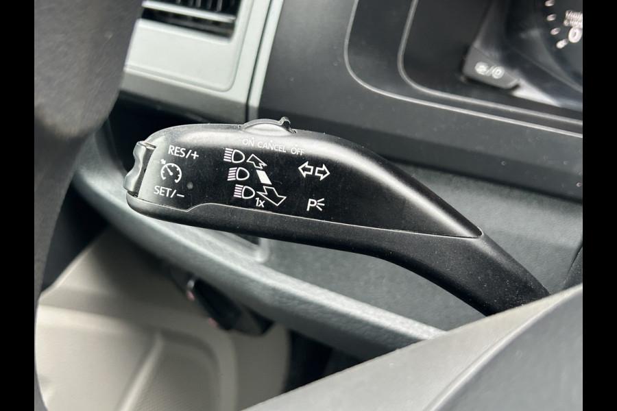 Volkswagen Transporter 2.0 TDI 102 PK TRENDLINE / L2H1 / 1e EIG. / DUBBEL CABINE / TREKHAAK / AIRCO / CRUISE