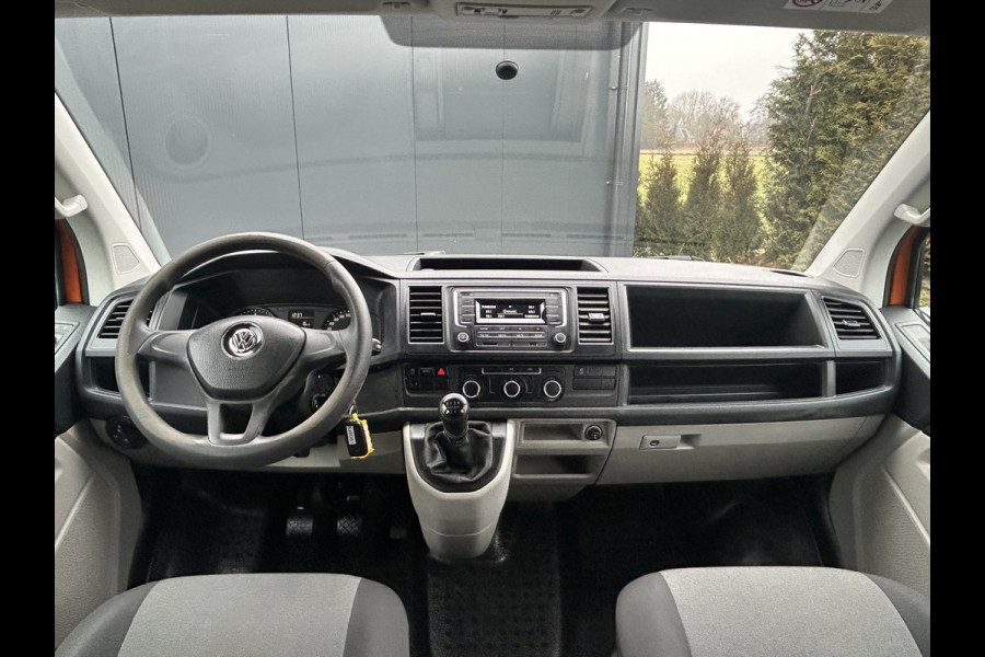 Volkswagen Transporter 2.0 TDI 102 PK TRENDLINE / L2H1 / 1e EIG. / DUBBEL CABINE / TREKHAAK / AIRCO / CRUISE