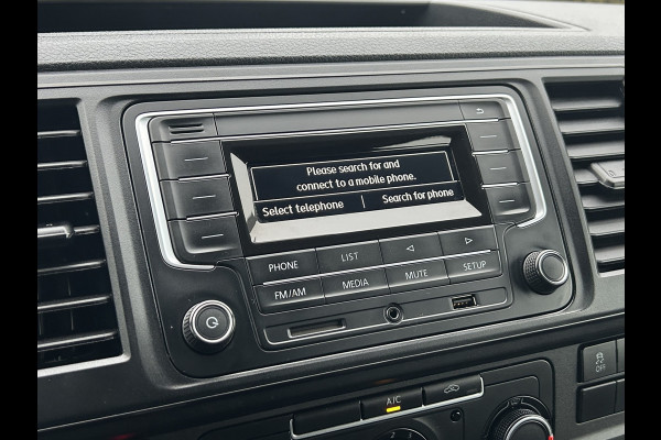 Volkswagen Transporter 2.0 TDI 102 PK TRENDLINE / L2H1 / 1e EIG. / DUBBEL CABINE / TREKHAAK / AIRCO / CRUISE