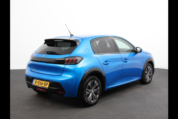 Peugeot e-208 EV Allure 50 kWh Climate control | Cruise control | LED | Camera | Parkeersensor achter | Lane assist | Navigatie | Apple Carplay/ Android Auto