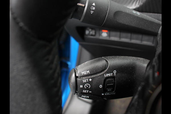Peugeot e-208 EV Allure 50 kWh Climate control | Cruise control | LED | Camera | Parkeersensor achter | Lane assist | Navigatie | Apple Carplay/ Android Auto