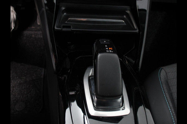 Peugeot e-208 EV Allure 50 kWh Climate control | Cruise control | LED | Camera | Parkeersensor achter | Lane assist | Navigatie | Apple Carplay/ Android Auto