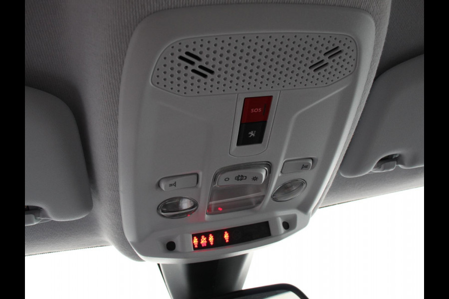 Peugeot e-208 EV Allure 50 kWh Climate control | Cruise control | LED | Camera | Parkeersensor achter | Lane assist | Navigatie | Apple Carplay/ Android Auto