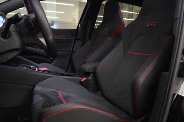 Volkswagen Golf 2.0 TSI GTI 45 JAHRE CLUBSPORT AKRA/NURBURGRINF/PANO/HUD/H-K/VOL