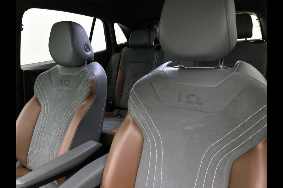 Volkswagen ID.4 Life 77 kWh (STOELVERWARMING, CAMERA, CARPLAY, NAVIGATIE, 1e EIGENAAR, GOED ONDERHOUDEN)