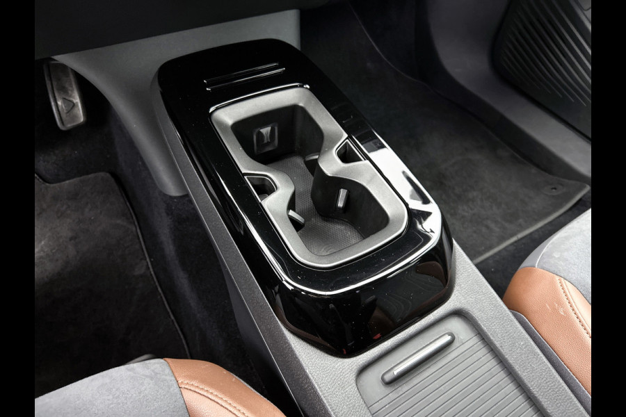 Volkswagen ID.4 Life 77 kWh (STOELVERWARMING, CAMERA, CARPLAY, NAVIGATIE, 1e EIGENAAR, GOED ONDERHOUDEN)