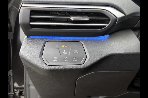 Volkswagen ID.4 Life 77 kWh (STOELVERWARMING, CAMERA, CARPLAY, NAVIGATIE, 1e EIGENAAR, GOED ONDERHOUDEN)