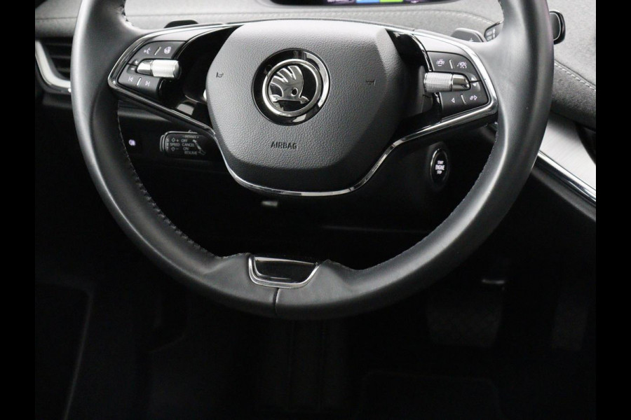 Škoda ENYAQ iV 60 | Stoelverwarming | Adaptive cruise | Warmtepomp | Matrix LED | Keyless | Carplay | Stuurverwarming | Navigatie | Sfeerverlichting | Half leder | Climate control