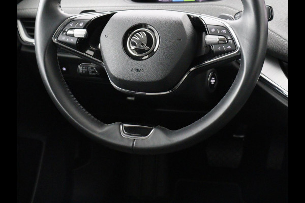 Škoda ENYAQ iV 60 | Stoelverwarming | Adaptive cruise | Warmtepomp | Matrix LED | Keyless | Carplay | Stuurverwarming | Navigatie | Sfeerverlichting | Half leder | Climate control