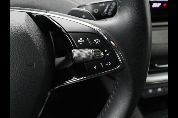 Škoda ENYAQ iV 60 | Stoelverwarming | Adaptive cruise | Warmtepomp | Matrix LED | Keyless | Carplay | Stuurverwarming | Navigatie | Sfeerverlichting | Half leder | Climate control