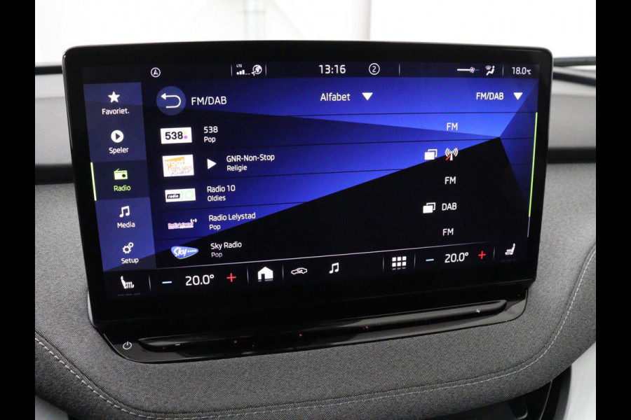 Škoda ENYAQ iV 60 | Stoelverwarming | Adaptive cruise | Warmtepomp | Matrix LED | Keyless | Carplay | Stuurverwarming | Navigatie | Sfeerverlichting | Half leder | Climate control